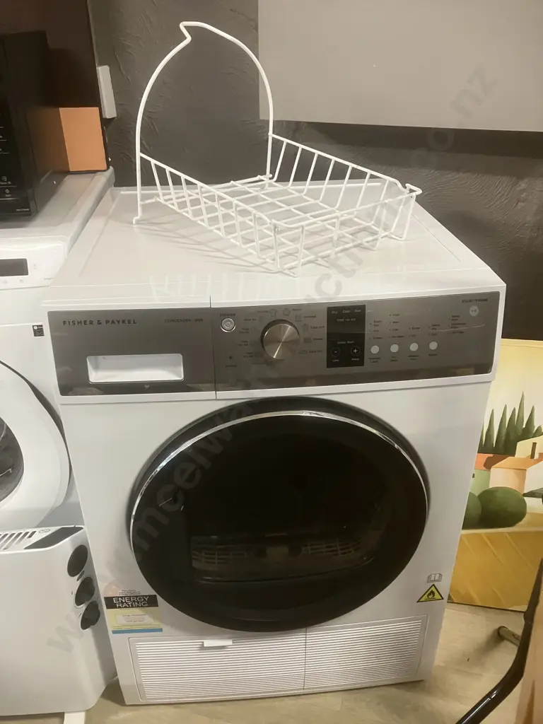 Fisher & Paykel 8kg Series 5 Condenser Dryer, Auto-Sensing, Rack Dry. Model DE8060P3) Image 1++