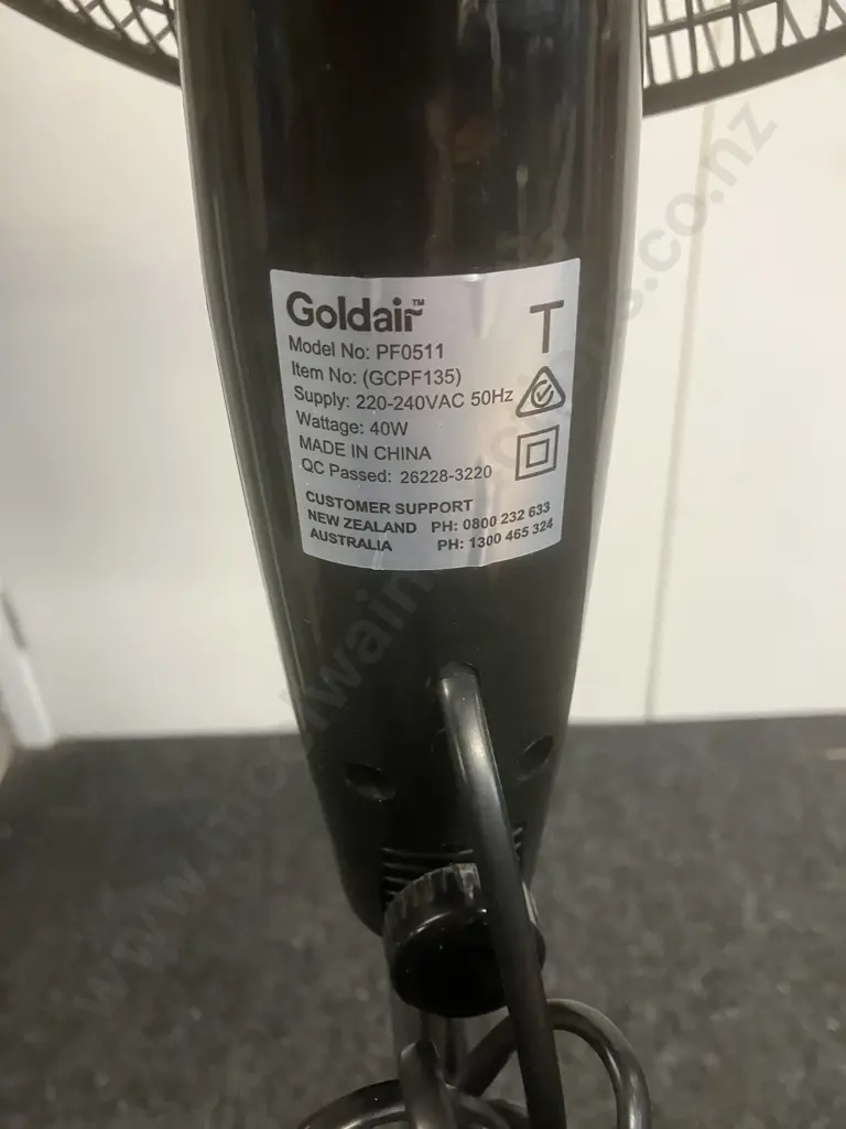 Goldair PF0511 Black Pedestal Fan With Remote Control Image 1++