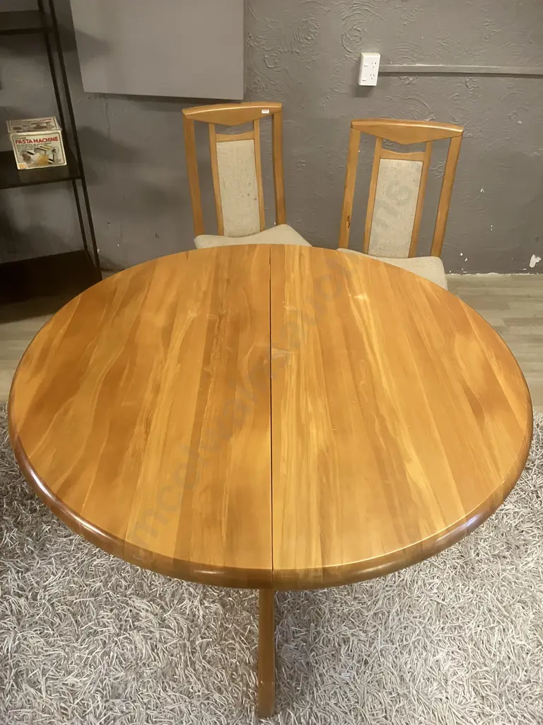 Round Rimu Extension Dining Table (H76 D118 L118 - 167cm) Six Chairs With Oatmeal Colour Fabric Image 1++
