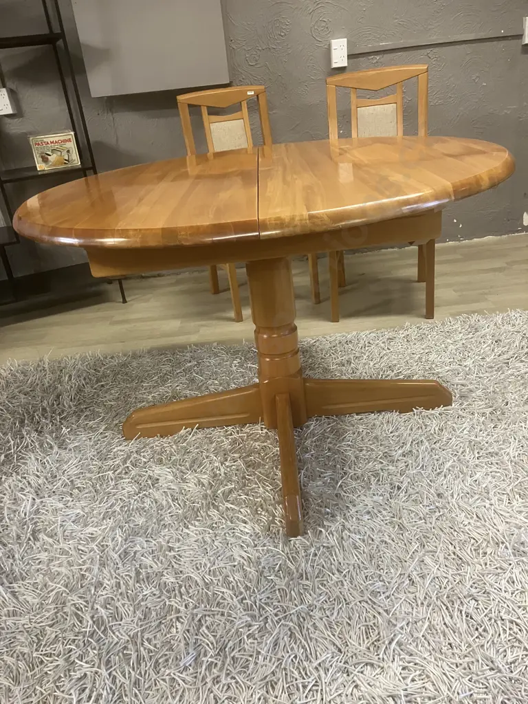 Round Rimu Extension Dining Table (H76 D118 L118 - 167cm) Six Chairs With Oatmeal Colour Fabric Image 1++