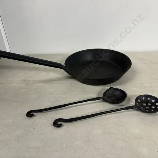 Cast Slotted Spoon & Ladle With Black Pan