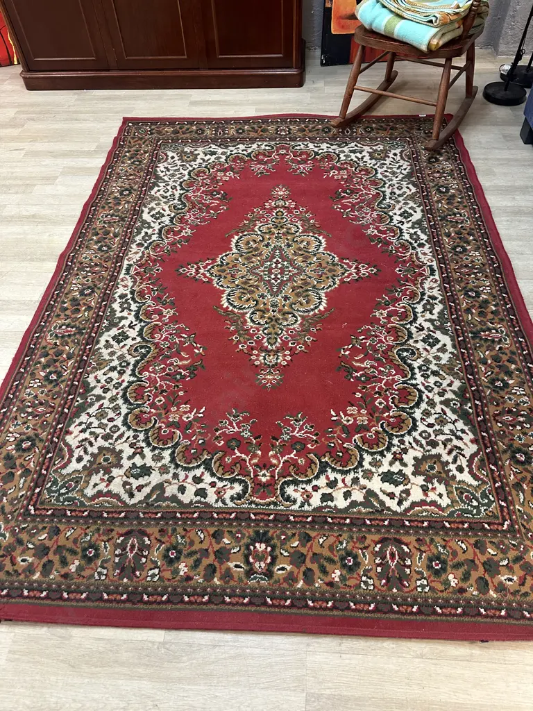 Vintage Floor Rug Red/Green/Cream 220x160cm. Image 1++
