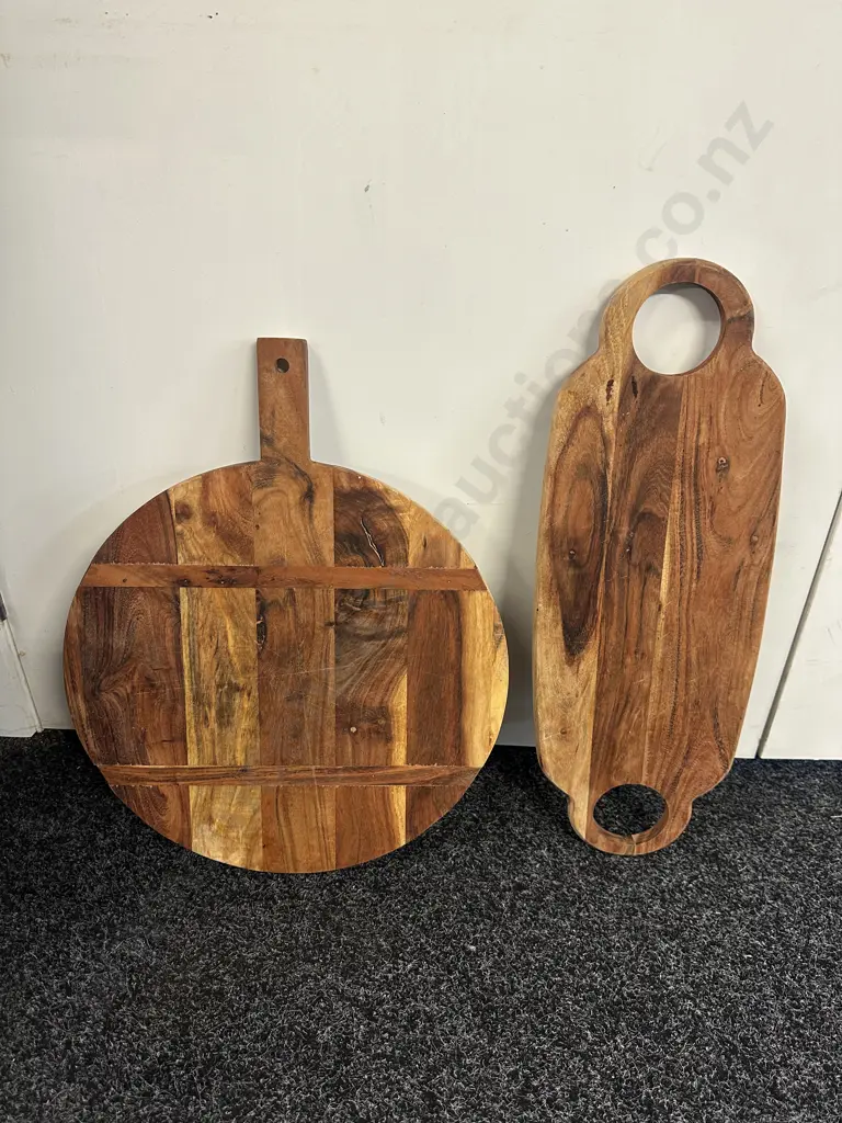 Round Paddle Serving Board & Footed Handled Serving Board Image 1++