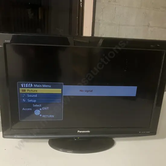 Panasonic Viera 32" LCD TV With Remote Control TH-L32U20Z