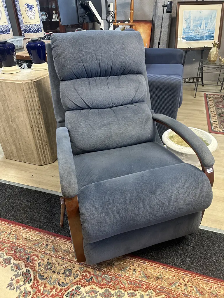 La-Z-Boy Charlestone Fabric Rocker Recliner Image 1++