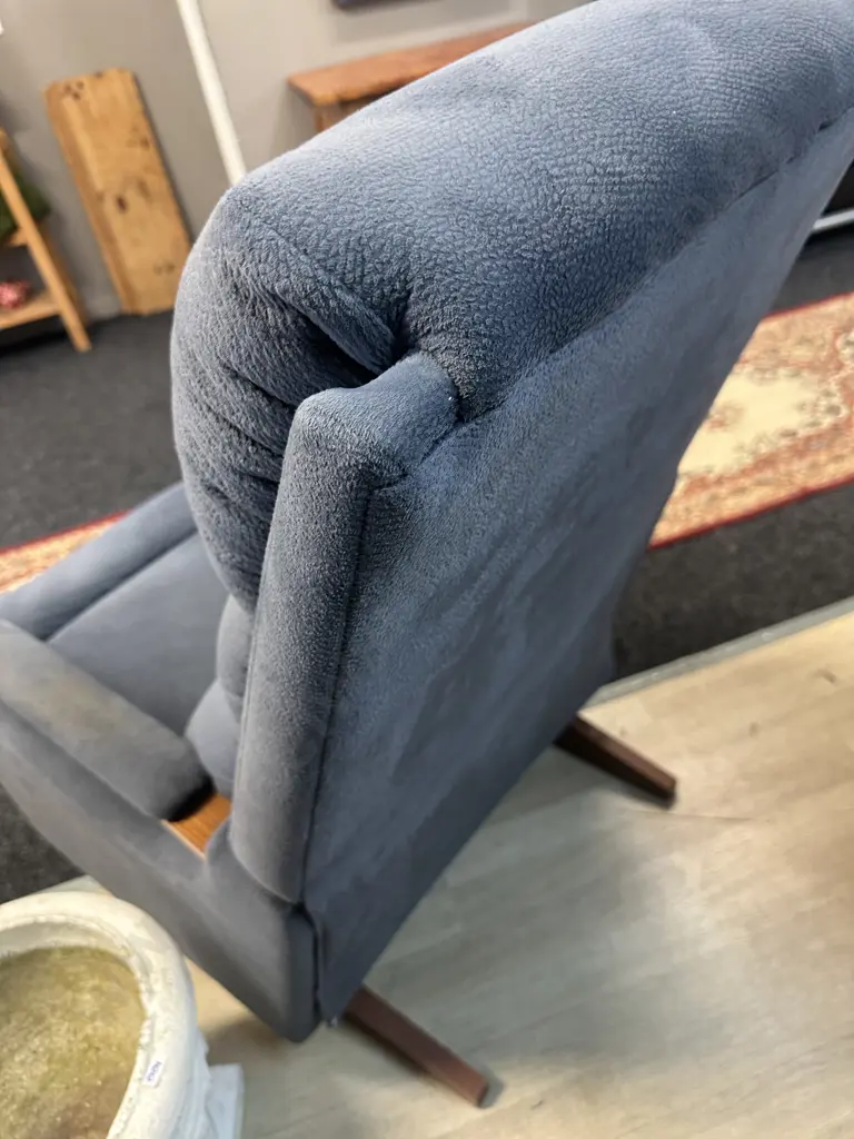 La-Z-Boy Charlestone Fabric Rocker Recliner Image 1++