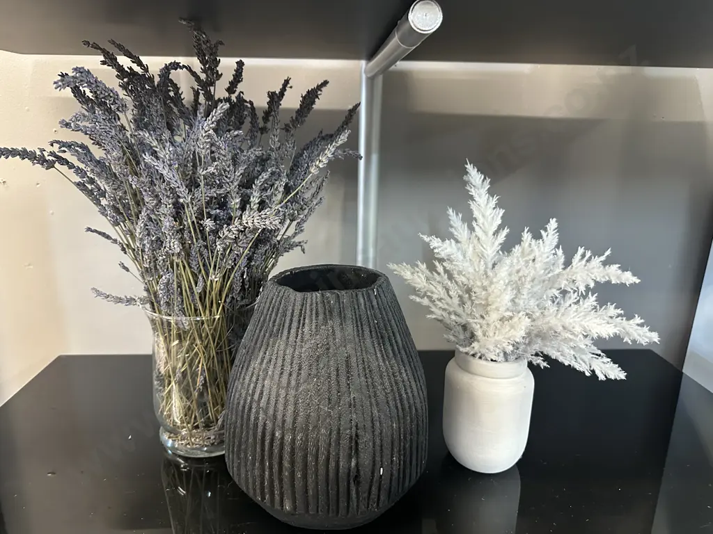 Decorative Vases x3 With Faux Flowers Image 1++