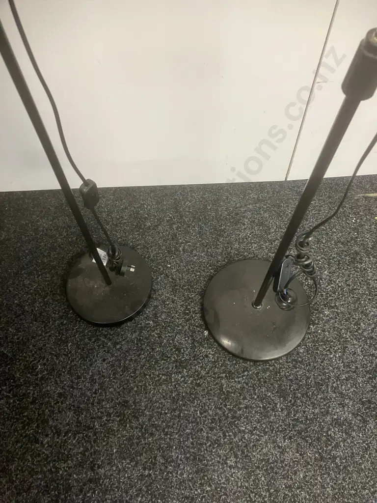 Pair of Black Pedestal Lamps Image 1++