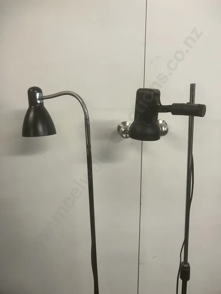 Pair of Black Pedestal Lamps Image 1++