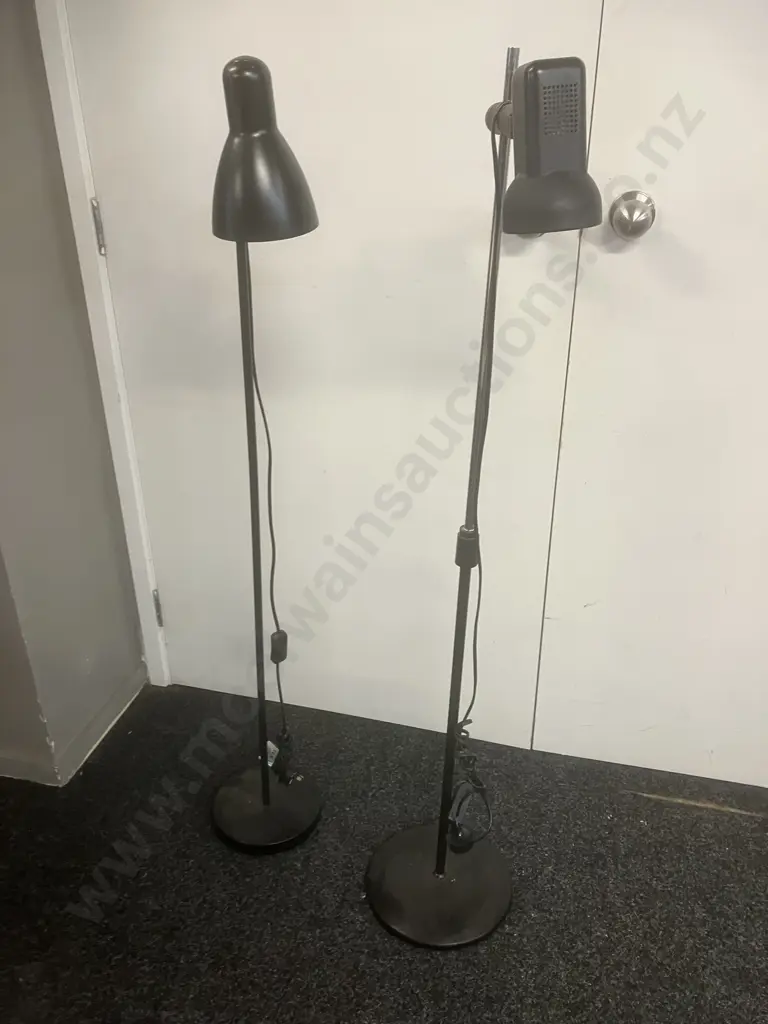 Pair of Black Pedestal Lamps Image 1++