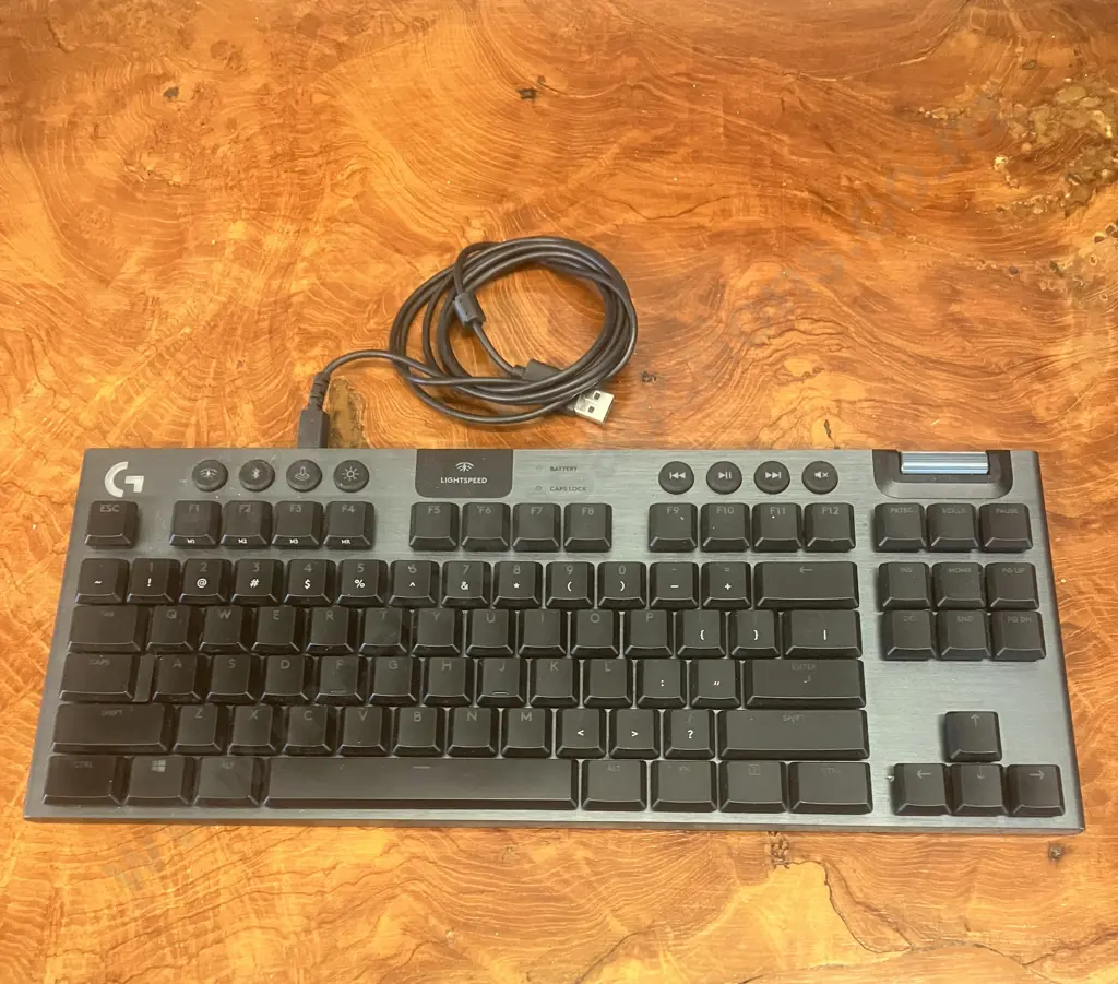 Logitech G195 TKL Lightspeed Wireless (Linear) RGB Mechanical Gaming Keyboard Image 1++