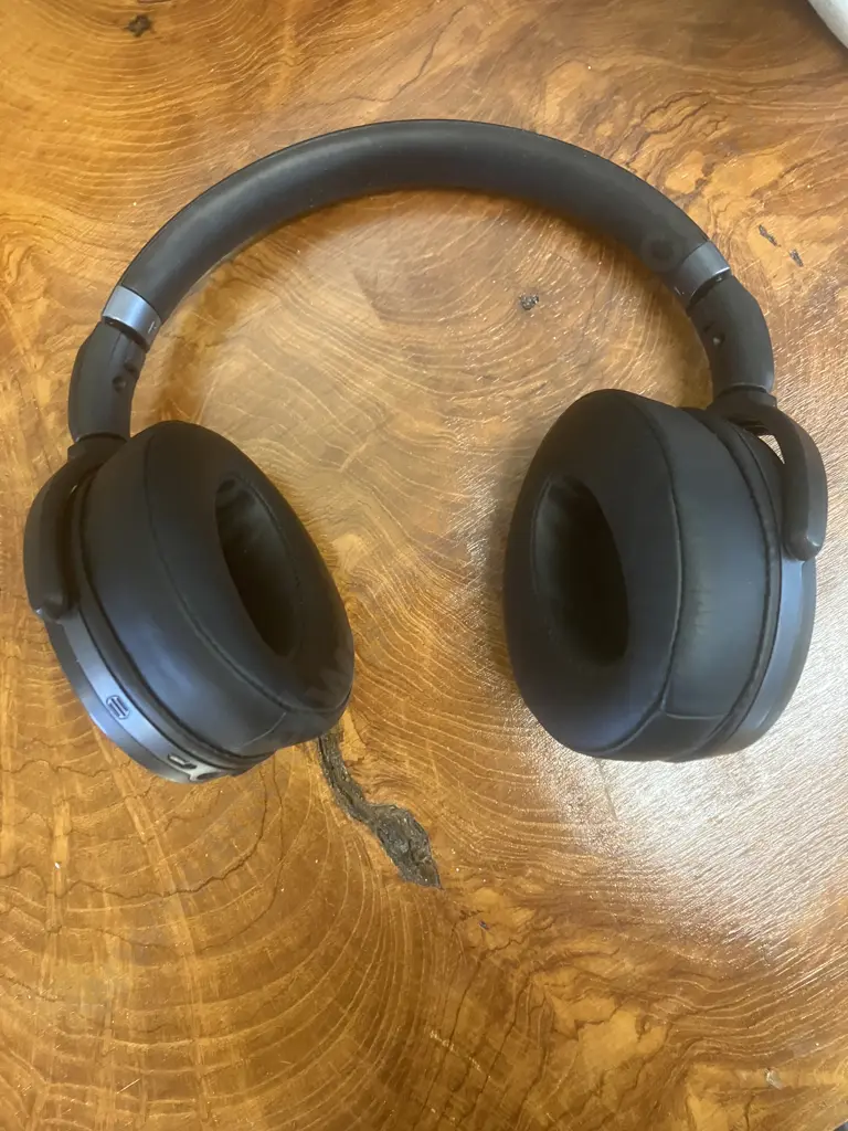 Sennheiser HD 4.40 Bluetooth Over Ear Wireless Headphones - Black Image 1++