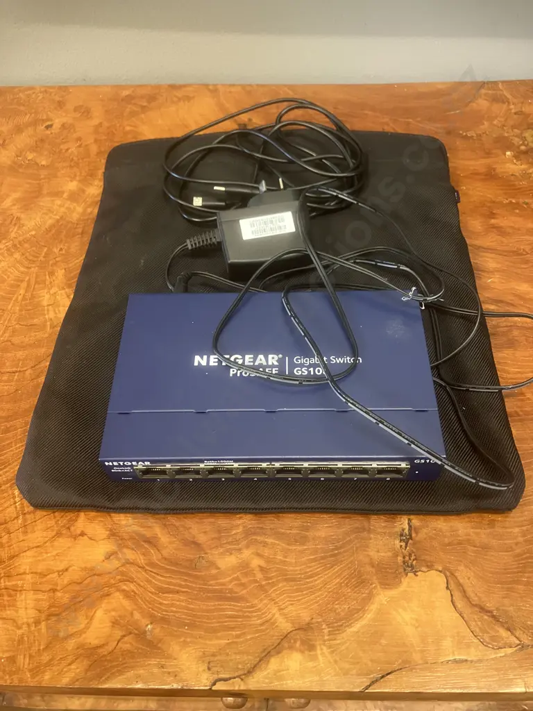 NETGEAR GS108 ProSafe 8-Port Gigabit Ethernet Unmanaged Switch Image 1++