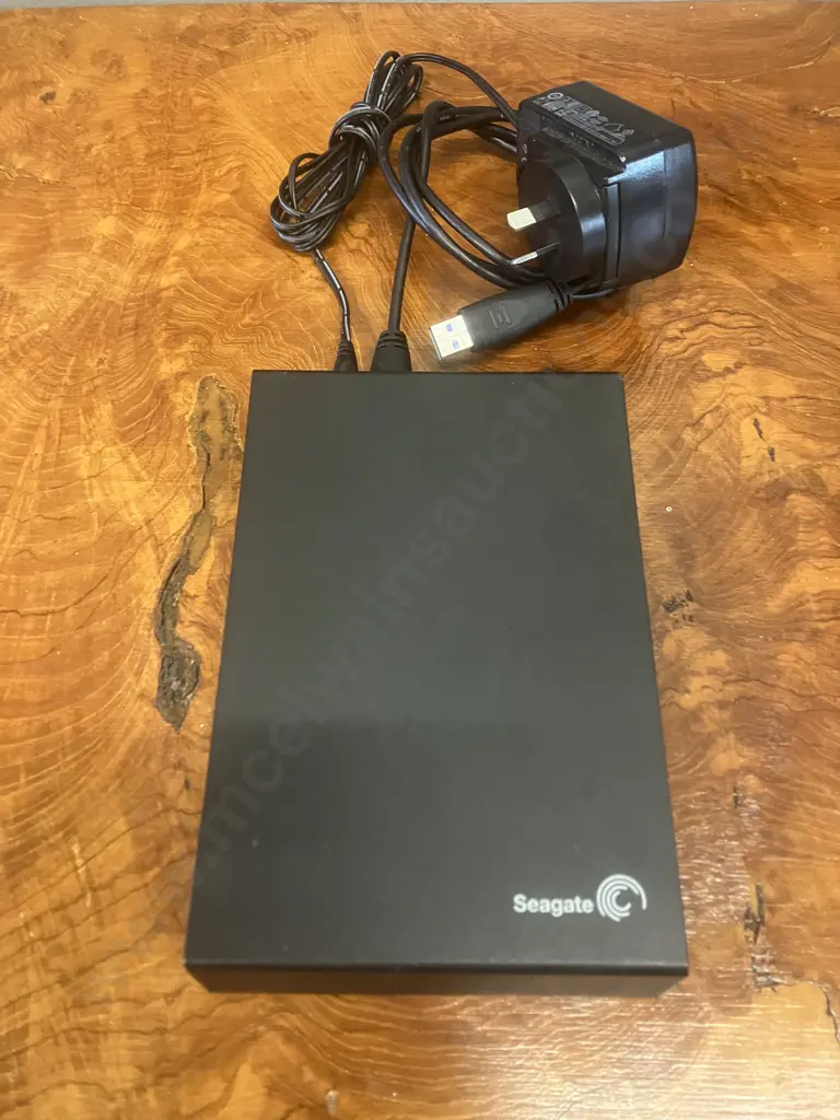 Seagate Expansion Desktop Drive 2TB Model SRD00F2 - Black Image 1++
