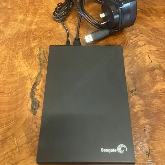 Seagate Expansion Desktop Drive 2TB Model SRD00F2 - Black