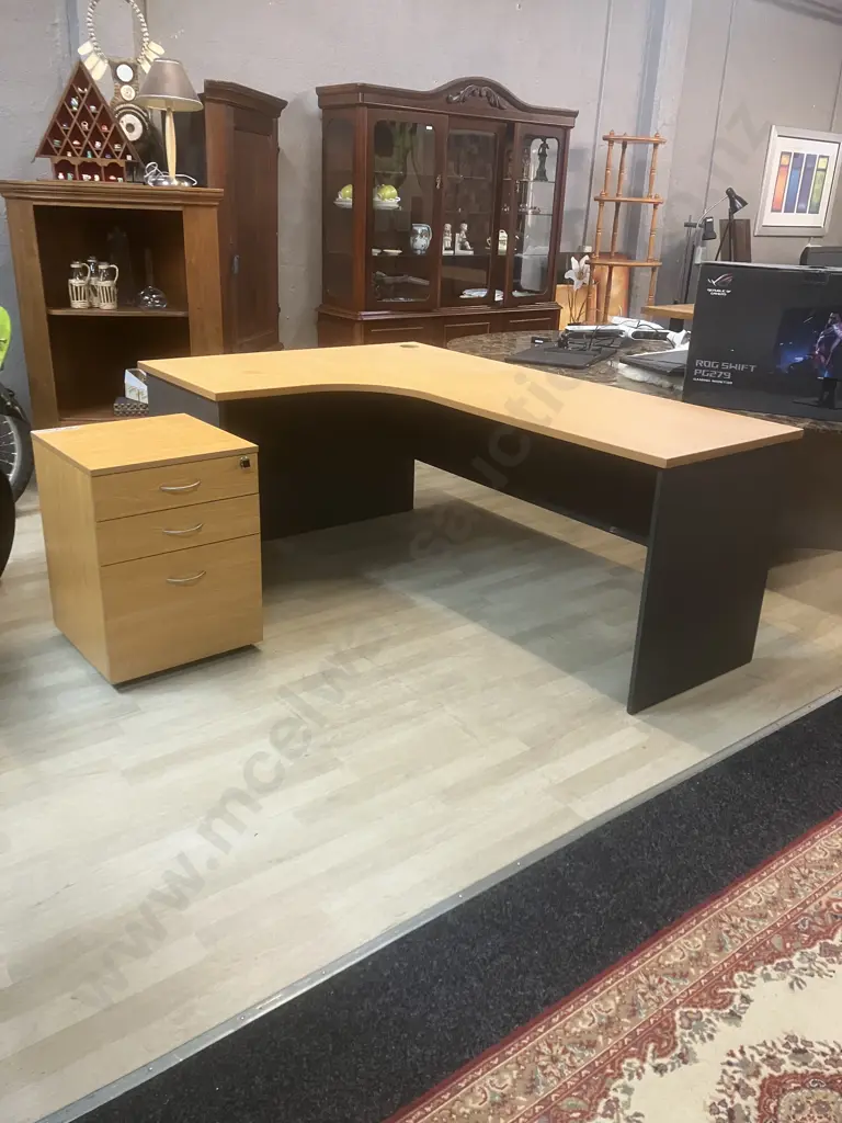 Computer Desk With Mobile Filer. H74 L120 W180cm Image 1++