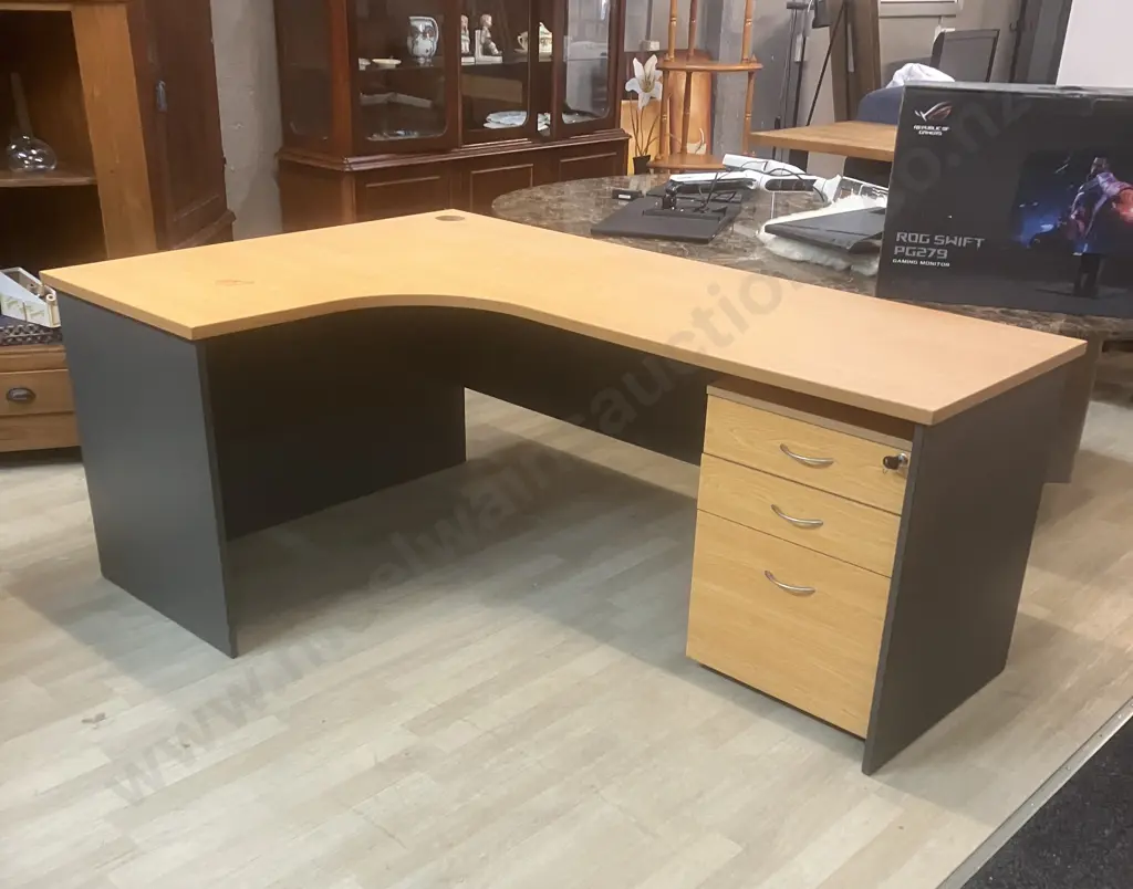 Computer Desk With Mobile Filer. H74 L120 W180cm Image 1++