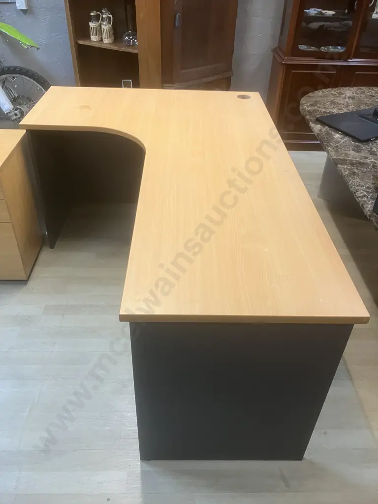 Computer Desk With Mobile Filer. H74 L120 W180cm Image 1++