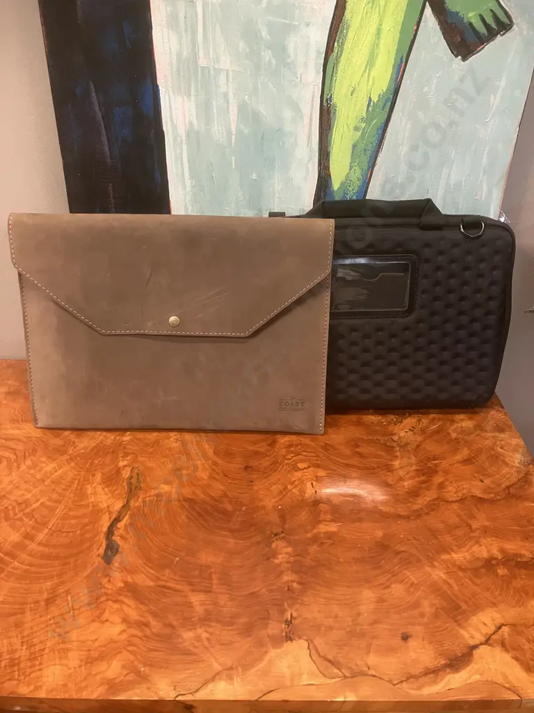 COAST Portfolio - Italian Leather, New Zealand Made With a NZSTEM Hard Shell Laptop Sleeve Image 1++