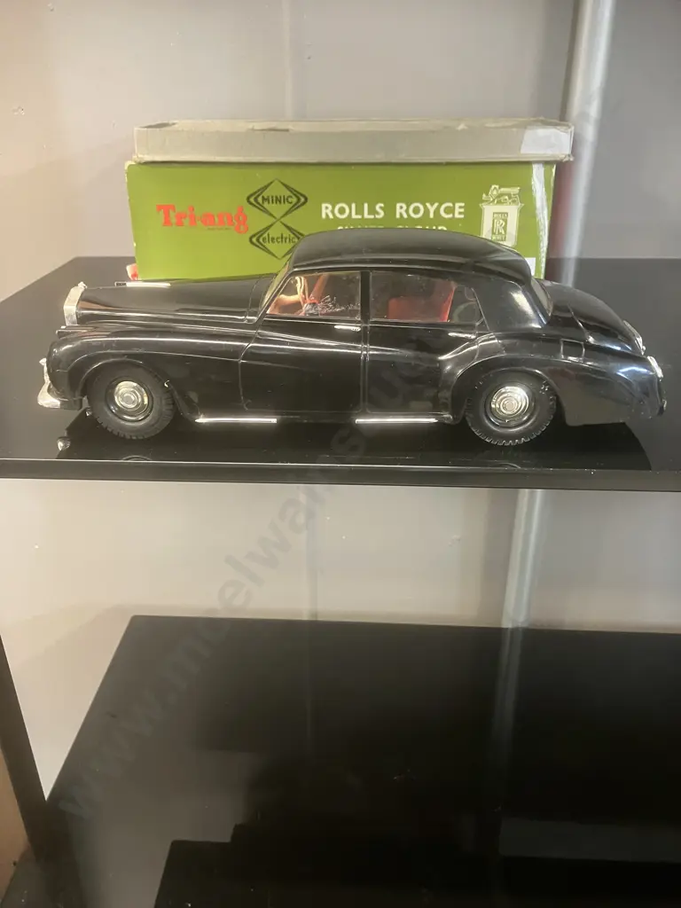 Tri-ang 'Rolls Royce Silver Cloud' 1/20 Scale Minic Electric Model M.013, c1950s. Original Box (As Found) Image 1++