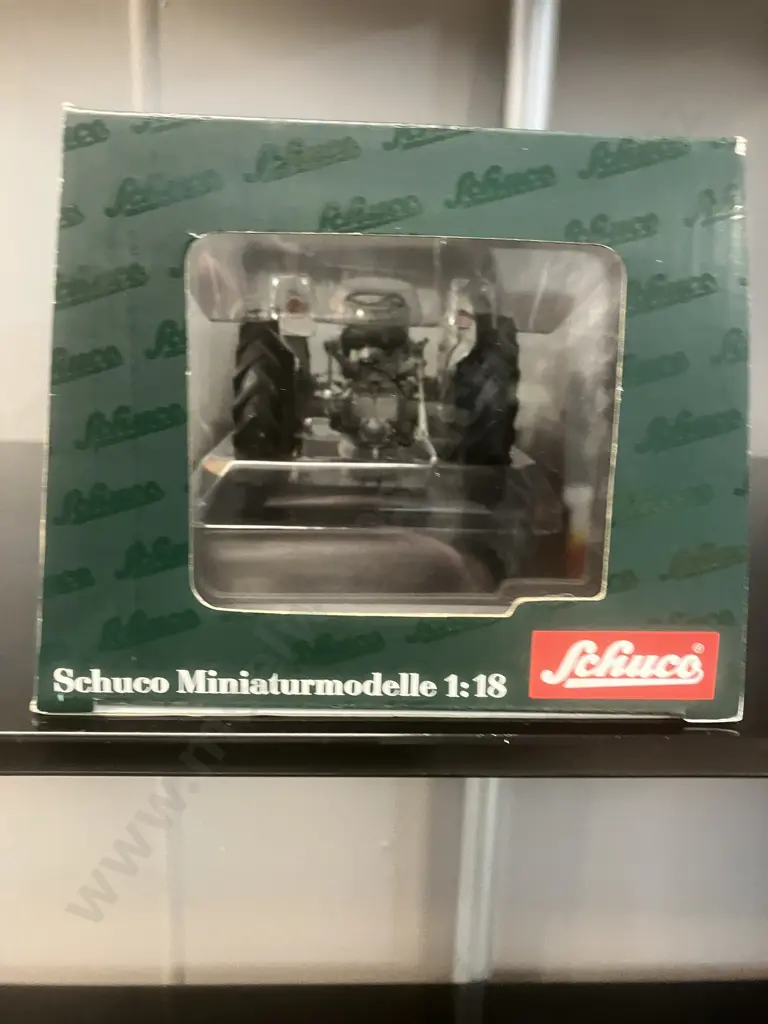 Schuco 1:18 Scale Ferguson TE20 Light-Grey Die-Cast Miniaturmodelle - New In Box. Art.-Nr.00105 Image 1++