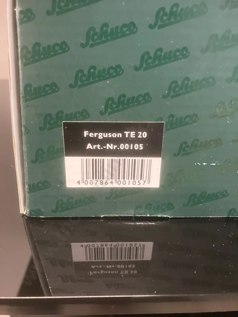Schuco 1:18 Scale Ferguson TE20 Light-Grey Die-Cast Miniaturmodelle - New In Box. Art.-Nr.00105 Image 1++