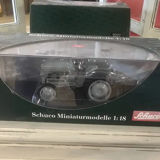 Schuco 1:18 Scale Ferguson TE20 Light-Grey Die-Cast Miniaturmodelle - New In Box. Art.-Nr.00105