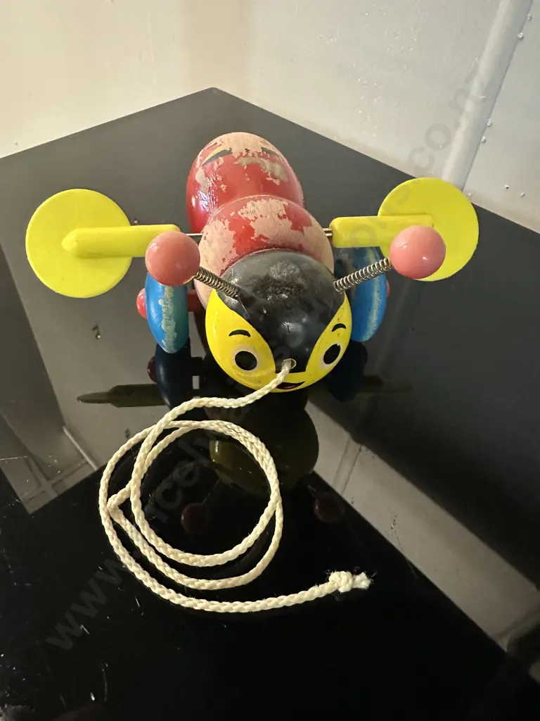 Vintage Buzzy Bee Wooden Pull Along Image 1++