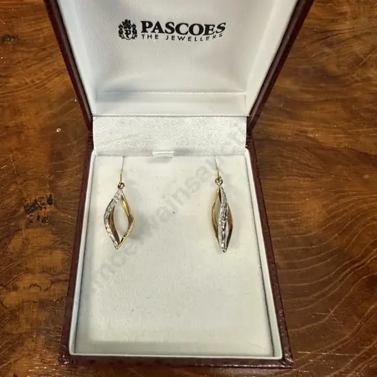 Pair Of Pascos 9 Ct 2 Tone Pointed Drop Earings