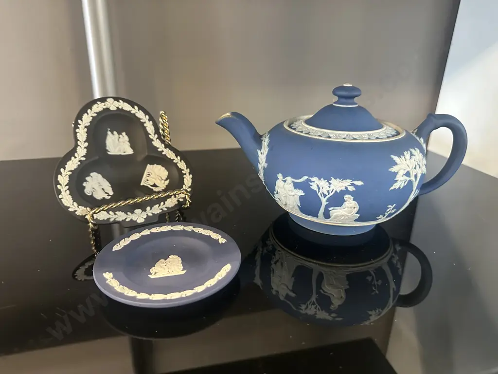 Vintage Wedgwood Items Including Teapot Etc Image 1++