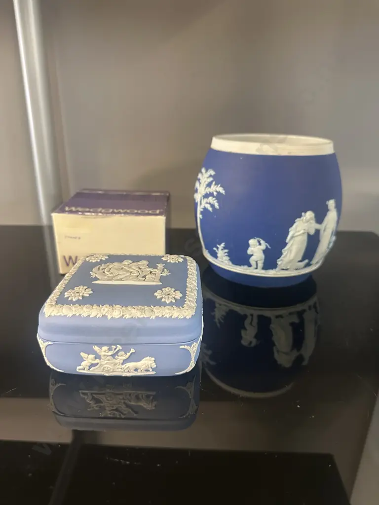 Vintage Wedgwood Jasperware Blue Biscuit Barrel Missing Lid & Handle With Square Trinket Dish & Box (as found) Image 1++