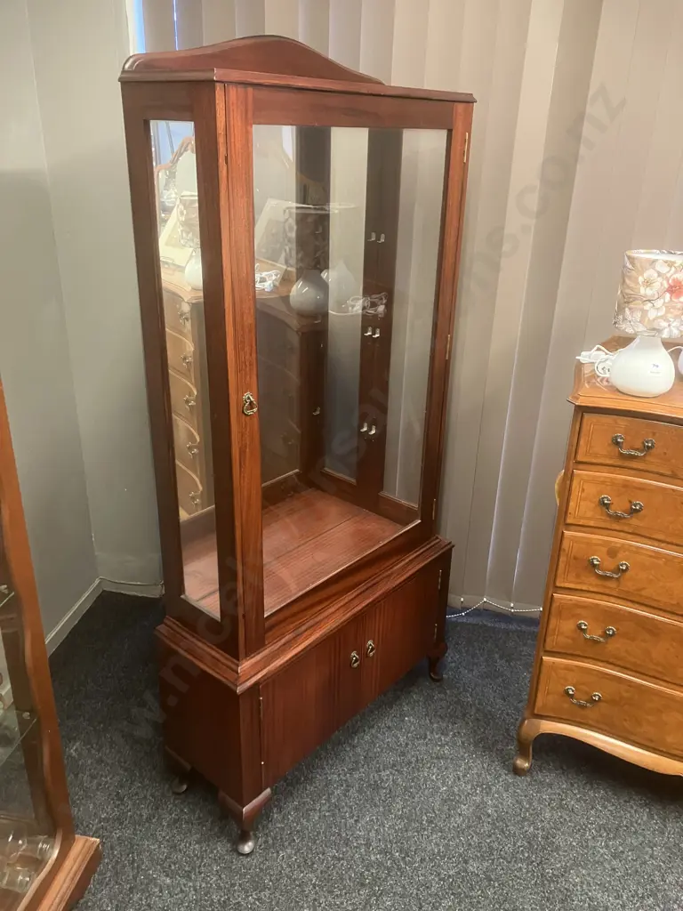 Queen Anne Style Glass Door Display Cabinet, Mirror Back, 3 Glass Shelves, 2 Doors In Base, Cab Legs. H179 W76 D31cm Image 1++
