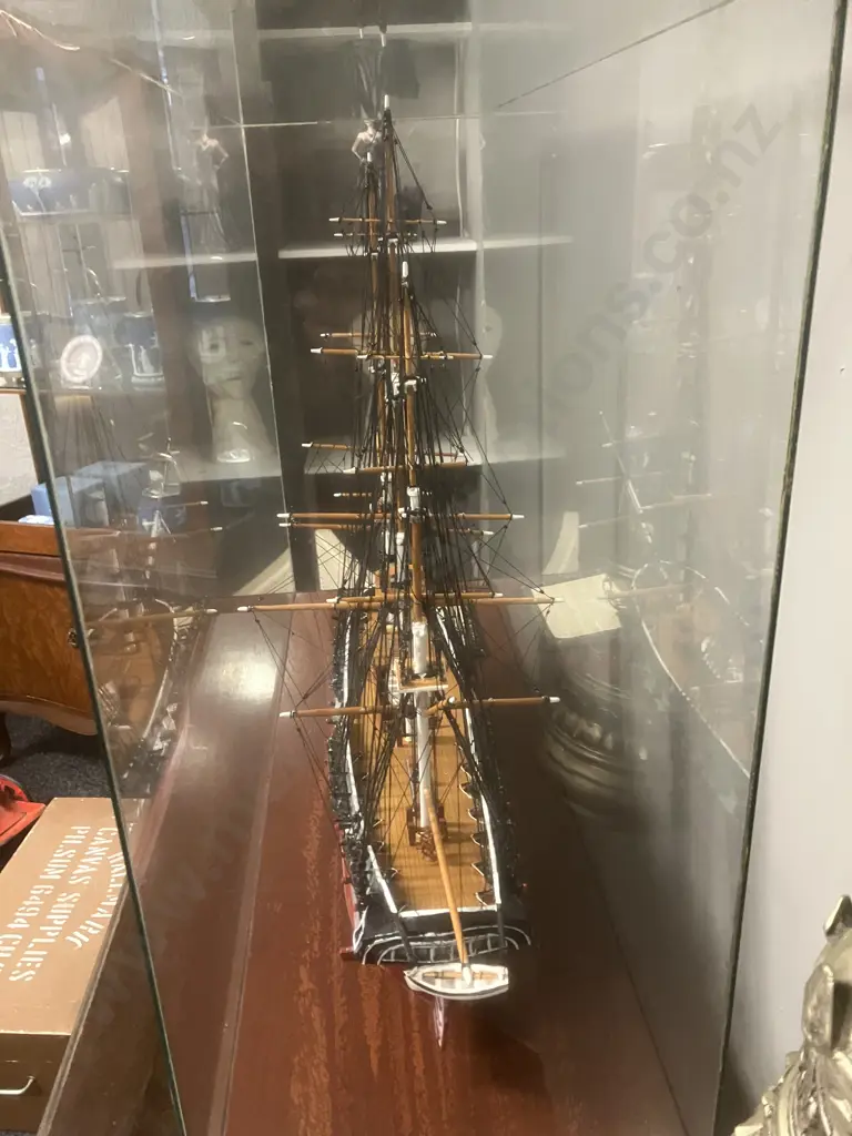 U.S.S. Constitution "Old Ironsides" Wooden Model In Glass Display Case Measuring 66 x 95 x 31cm Image 1++