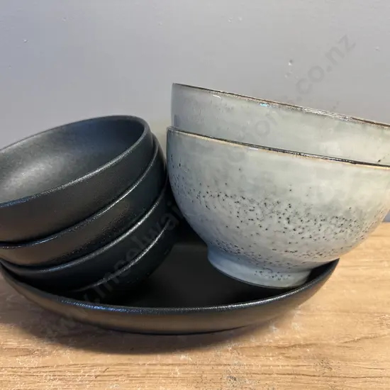 Maxwell Willams Cavar Porcelain Bowls & 2x Cream Bowls