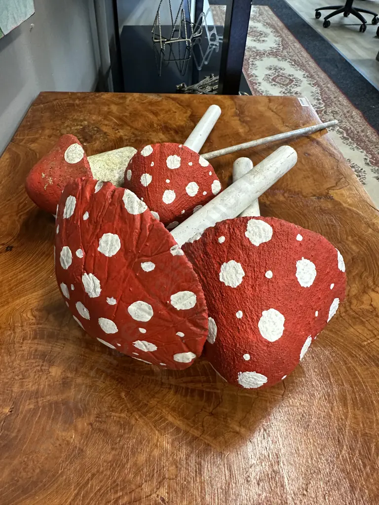 Vintage Toadstools Garden Ornaments Red & White x4 Image 1++