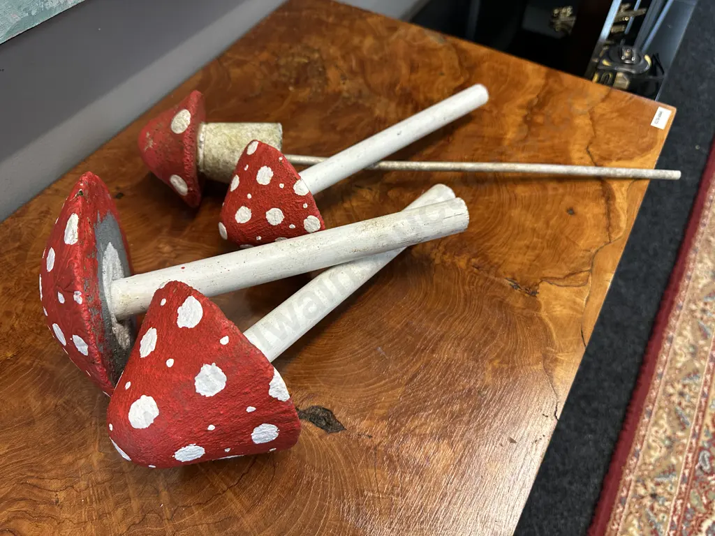 Vintage Toadstools Garden Ornaments Red & White x4 Image 1++