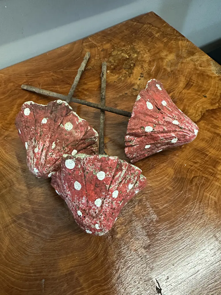 Vintage Toadstools Garden Ornaments Red & White x3 Image 1++