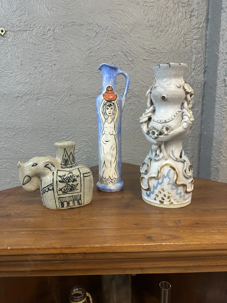 Vintage Pottery & Ceramic Items Image 1++