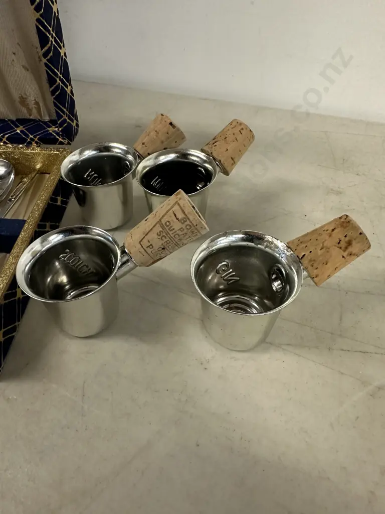 Vintage Epns Desert Spoons & Nip Pourers X4 Image 1++