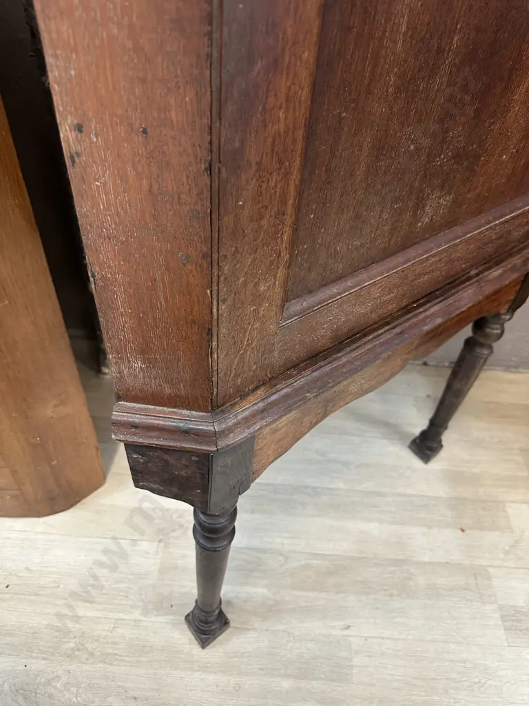 Antique Free Standing Oak Corner Cabinet Single Panel Door, Turned Legs With Key & BADA Label H170 W80 D53cm. Image 1++