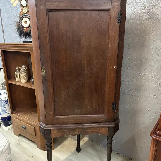 Antique Free Standing Oak Corner Cabinet Single Panel Door, Turned Legs With Key & BADA Label H170 W80 D53cm.