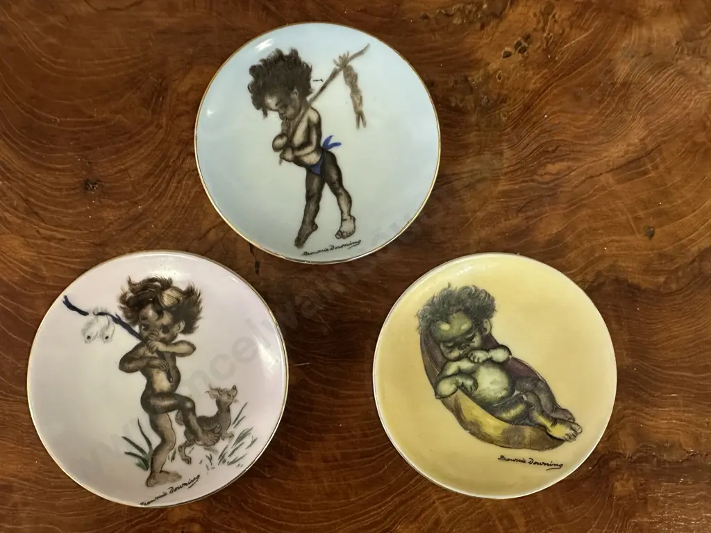 Vintage Set Of Three Aboriginal Brownie Downing Wall Plaques  Image 1++