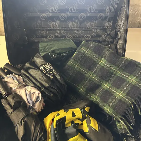 Living & Co Travel Case With Umbrellas, Travel Rug Etc