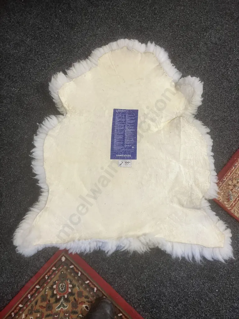 BOWRON Sheepskin. L95cm Image 1++