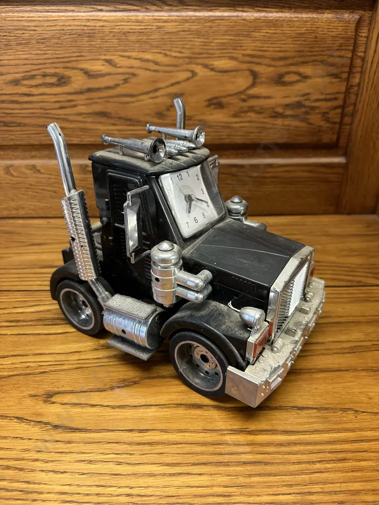 Big Rig Alarm Clock Image 1++