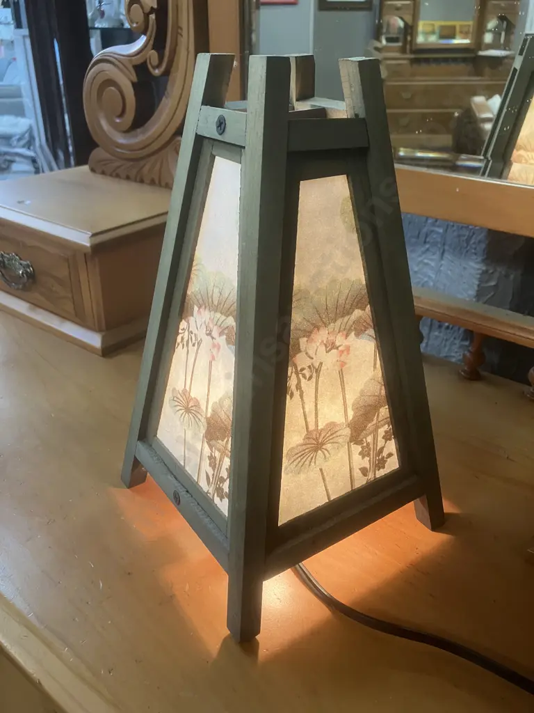 Pyramid Wooden Framed Flower Lamp. 28cm Image 1++