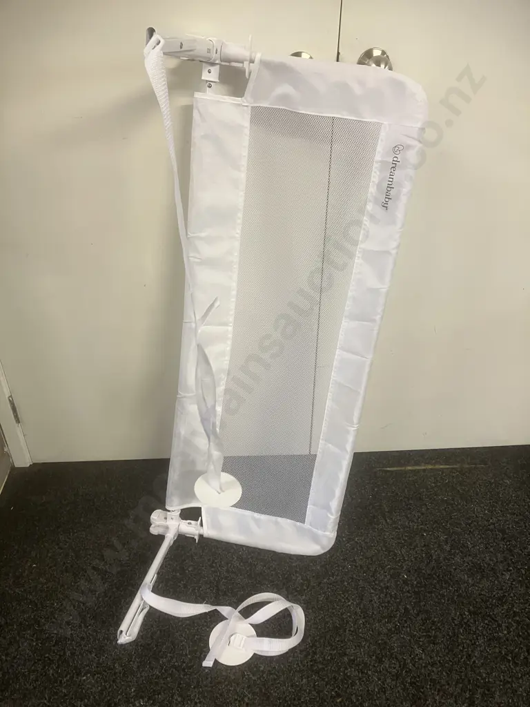 BabyLo Smart Bath Changer & Dream Baby Pheonix Bed Rail Image 1++
