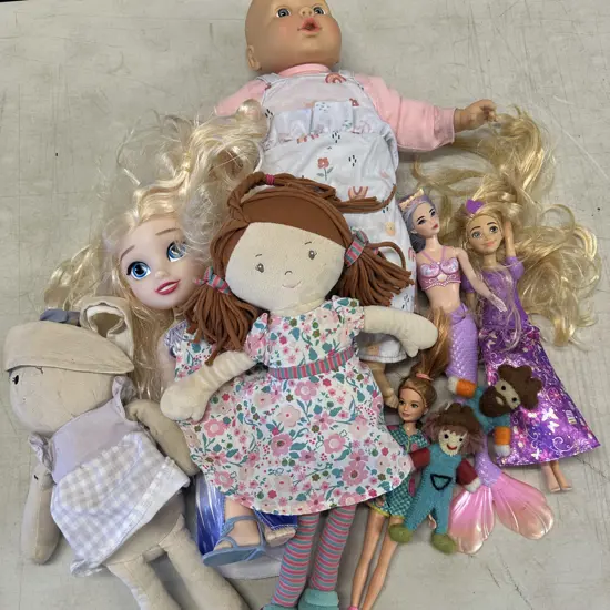 Box lot Assorted Dolls