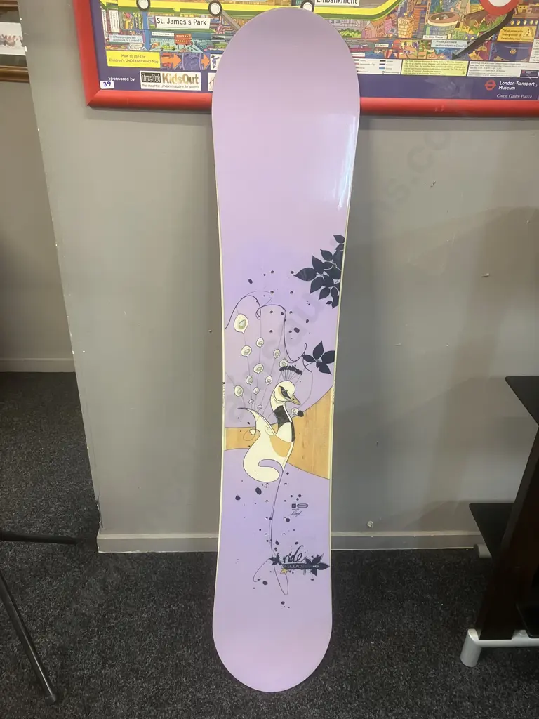 Ride Solace Womans Snowboard 142cm With Dakine 145cm Snowboard Bag Image 1++