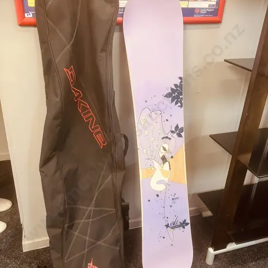 Ride Solace Womans Snowboard 142cm With Dakine 145cm Snowboard Bag